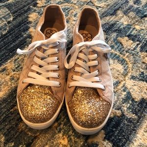 Women’s shoes